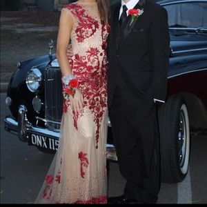 Red Sherri Hill style prom dress. Size 4